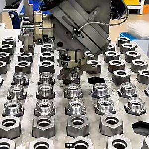 华成系统助力 CNC 加工自动上下料效率翻倍